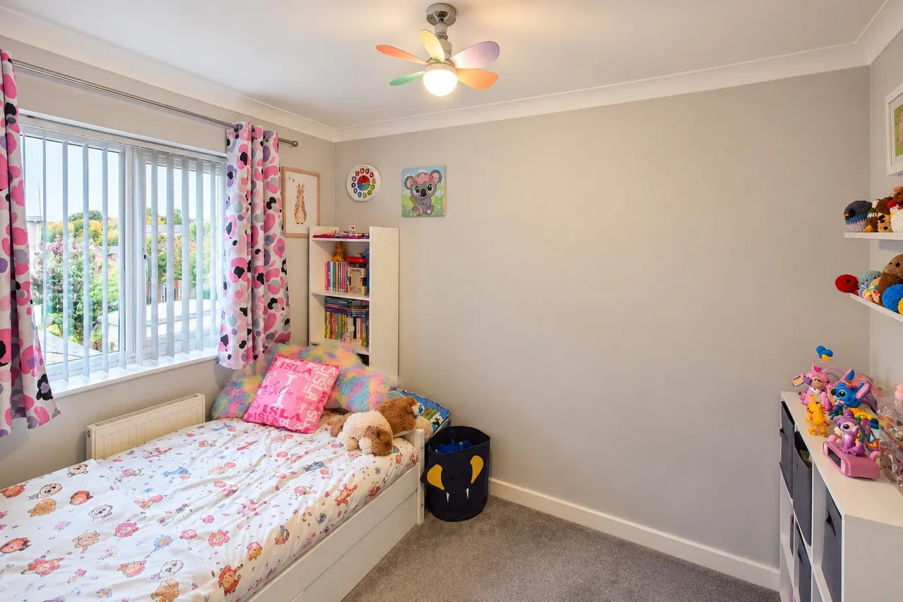 Redberry Avenue, Heckmondwike, WF16, photo 11