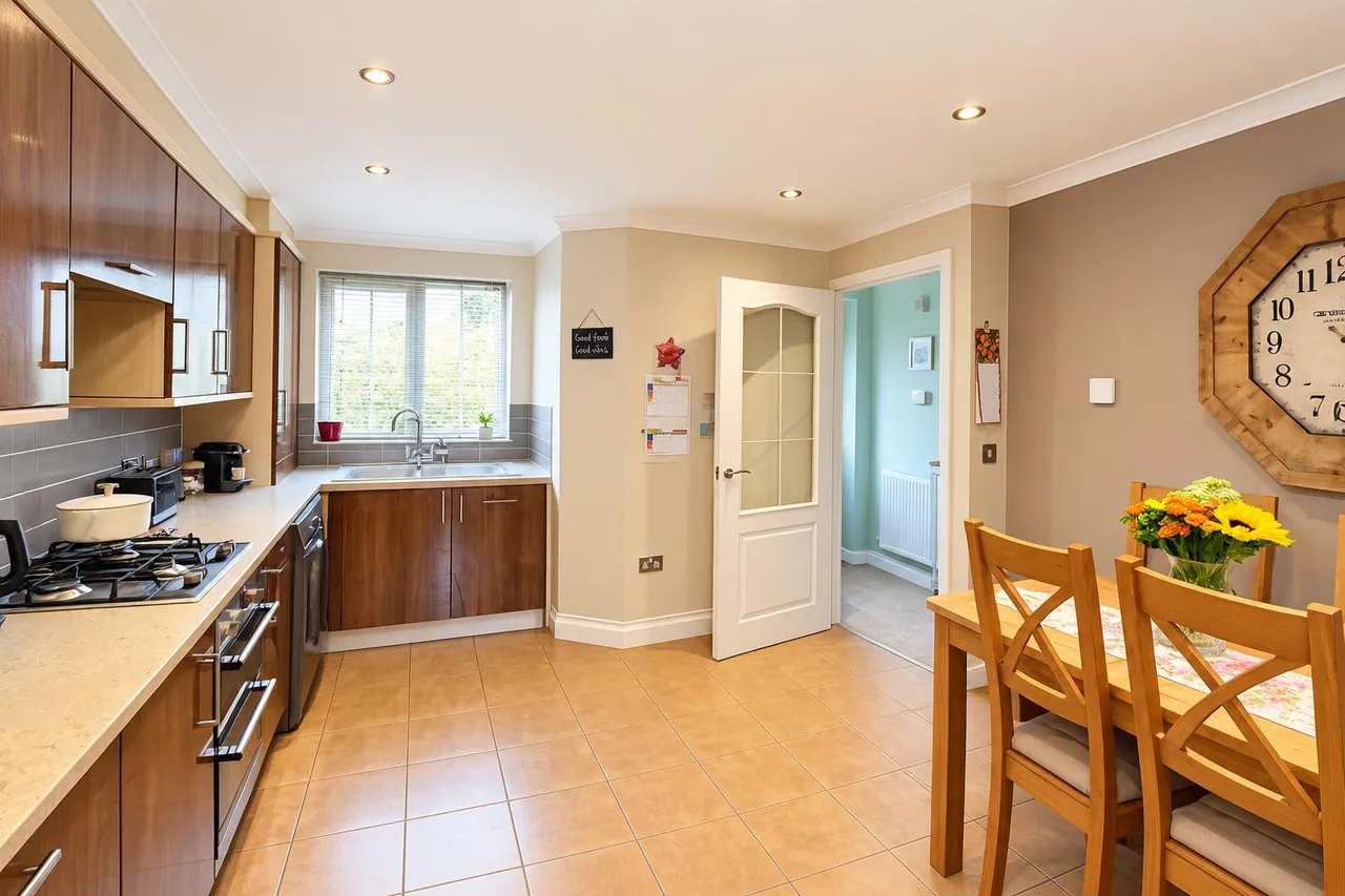 Redberry Avenue, Heckmondwike, WF16, photo 12
