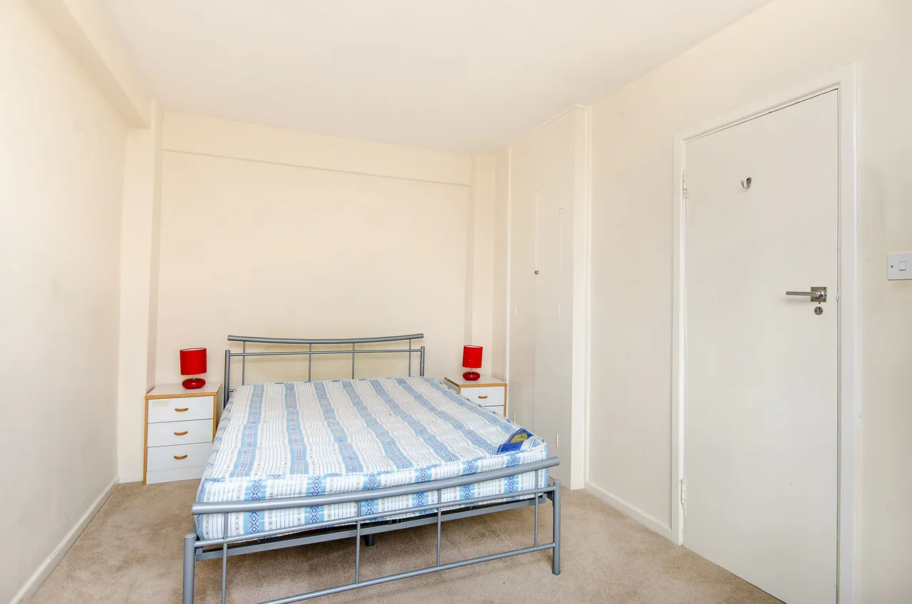 317 Harwood Court, Upper Richmond Road, London, photo 4