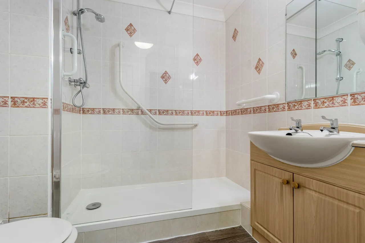 Flat 29, Bartholomew Court Bradshaw Lane, Warrington, Grappenhall, WA4 2JW, photo 9