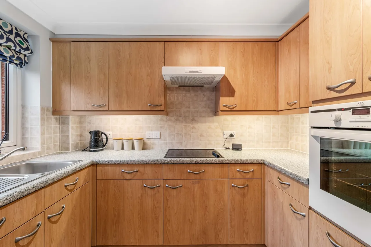 Flat 29, Bartholomew Court Bradshaw Lane, Warrington, Grappenhall, WA4 2JW, photo 6