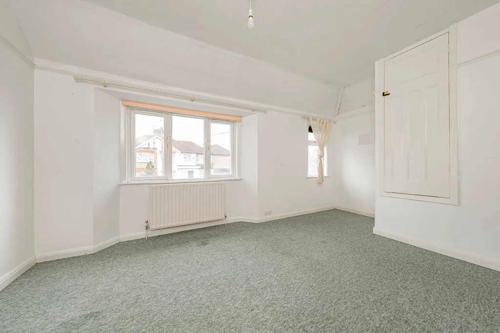Snowden Avenue, Hillingdon, UB10, photo 31