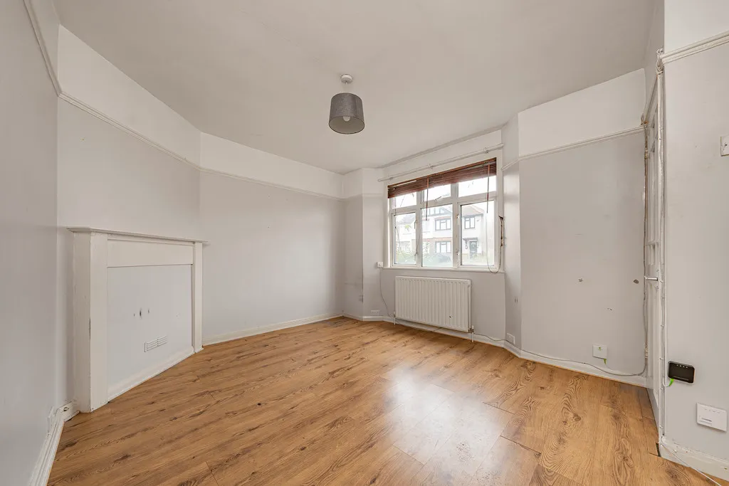 Snowden Avenue, Hillingdon, UB10, photo 19