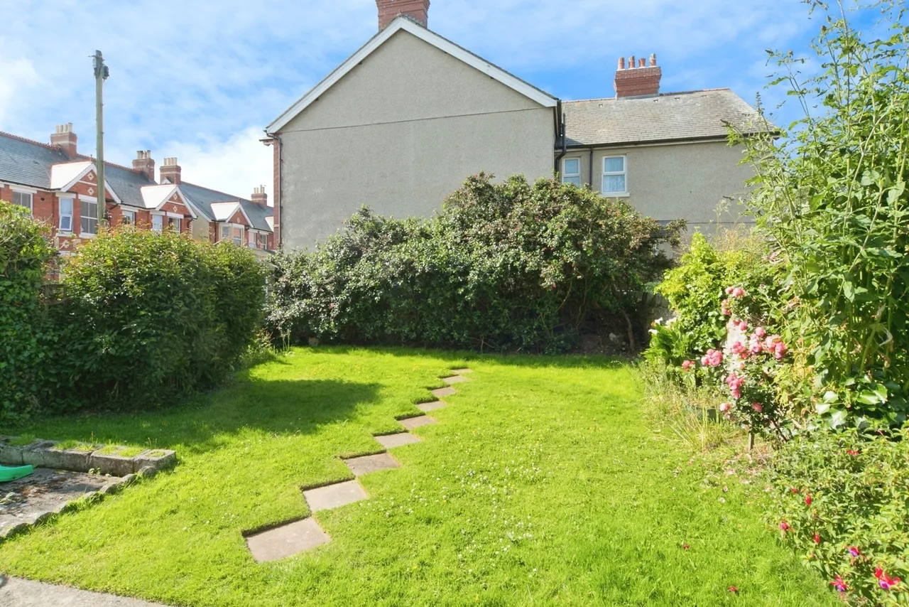 Greenfield Road, Colwyn Bay, LL29, photo 7