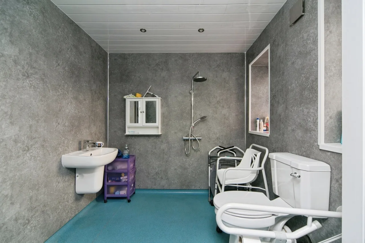 Greenfield Road, Colwyn Bay, LL29, photo 4