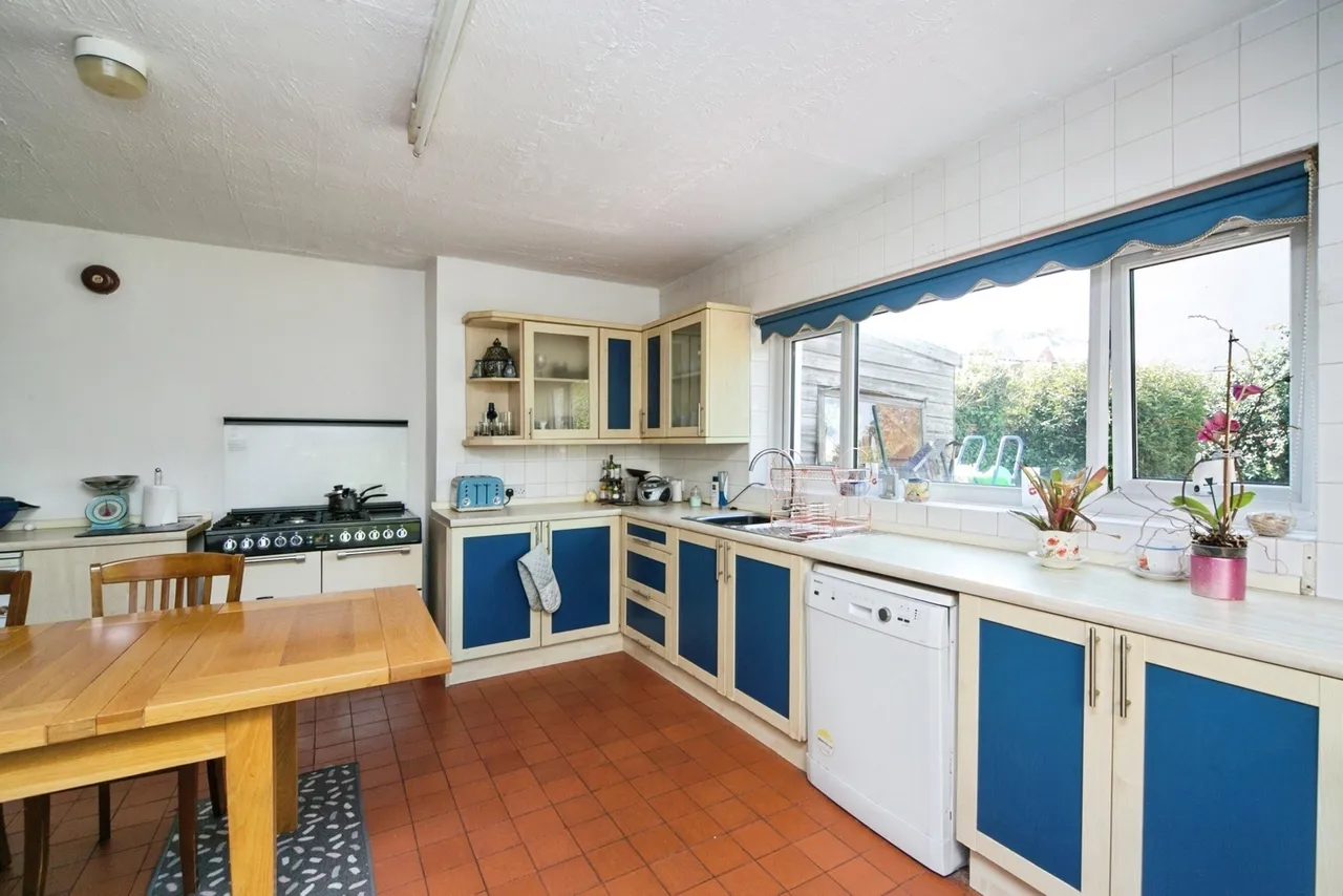 Greenfield Road, Colwyn Bay, LL29, photo 9