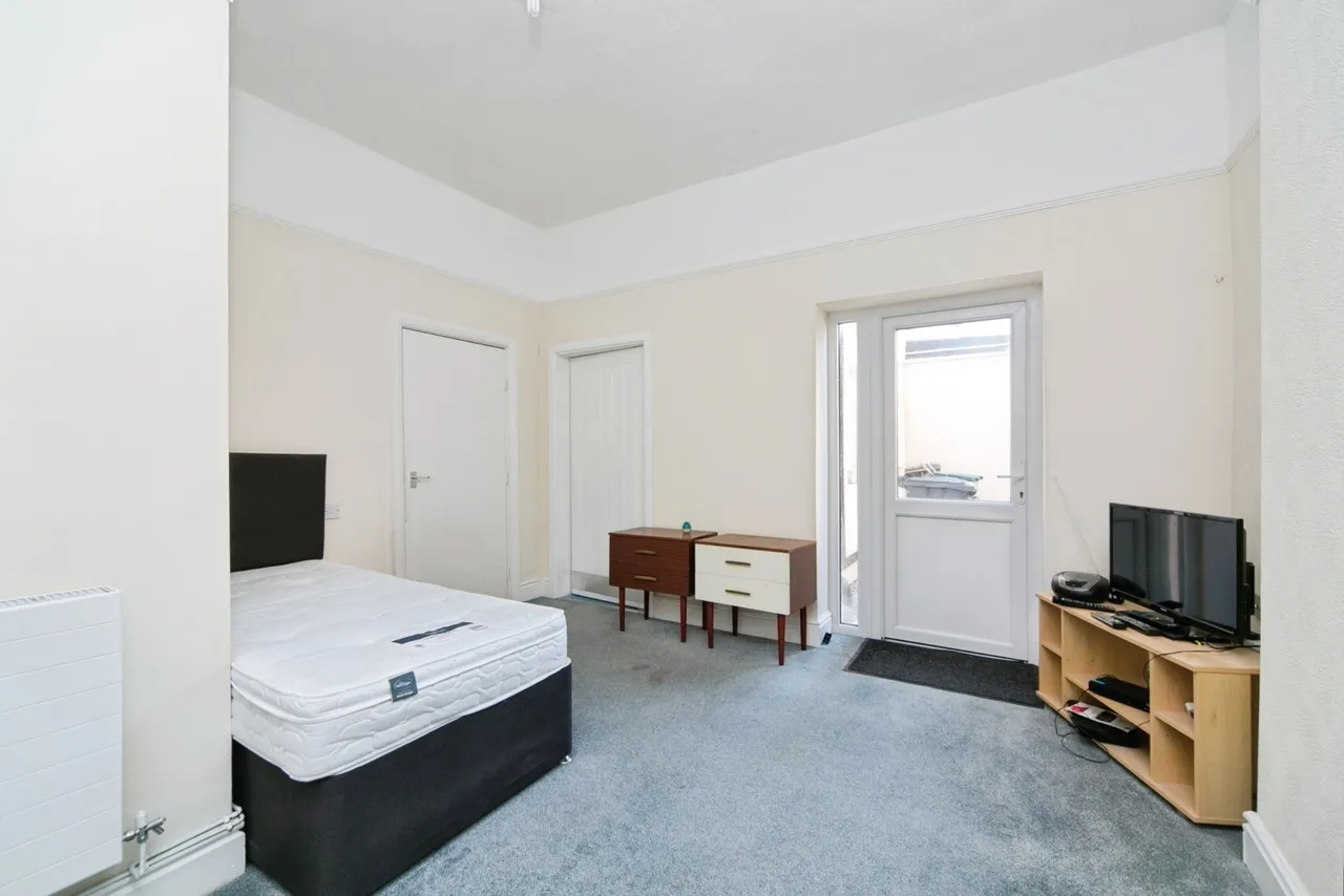 Greenfield Road, Colwyn Bay, LL29, photo 8
