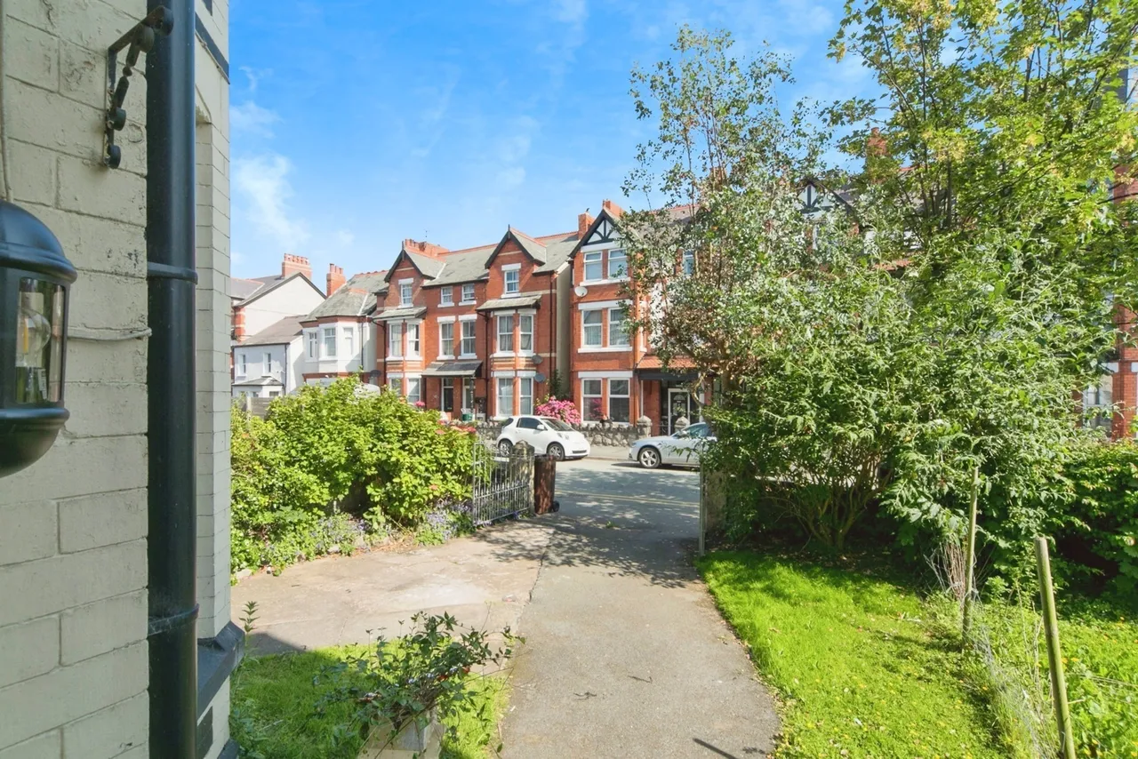 Greenfield Road, Colwyn Bay, LL29, photo 14