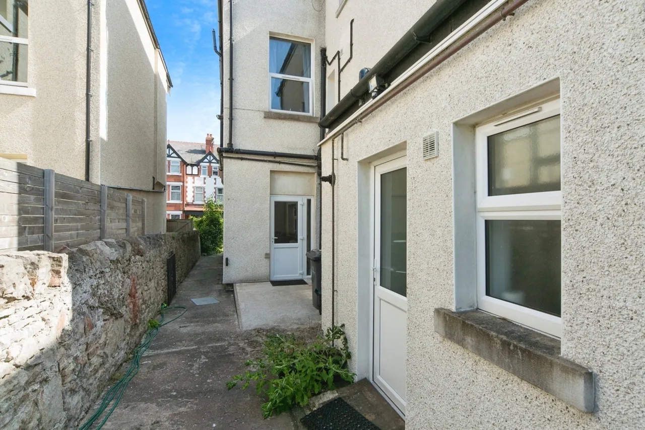 Greenfield Road, Colwyn Bay, LL29, photo 16
