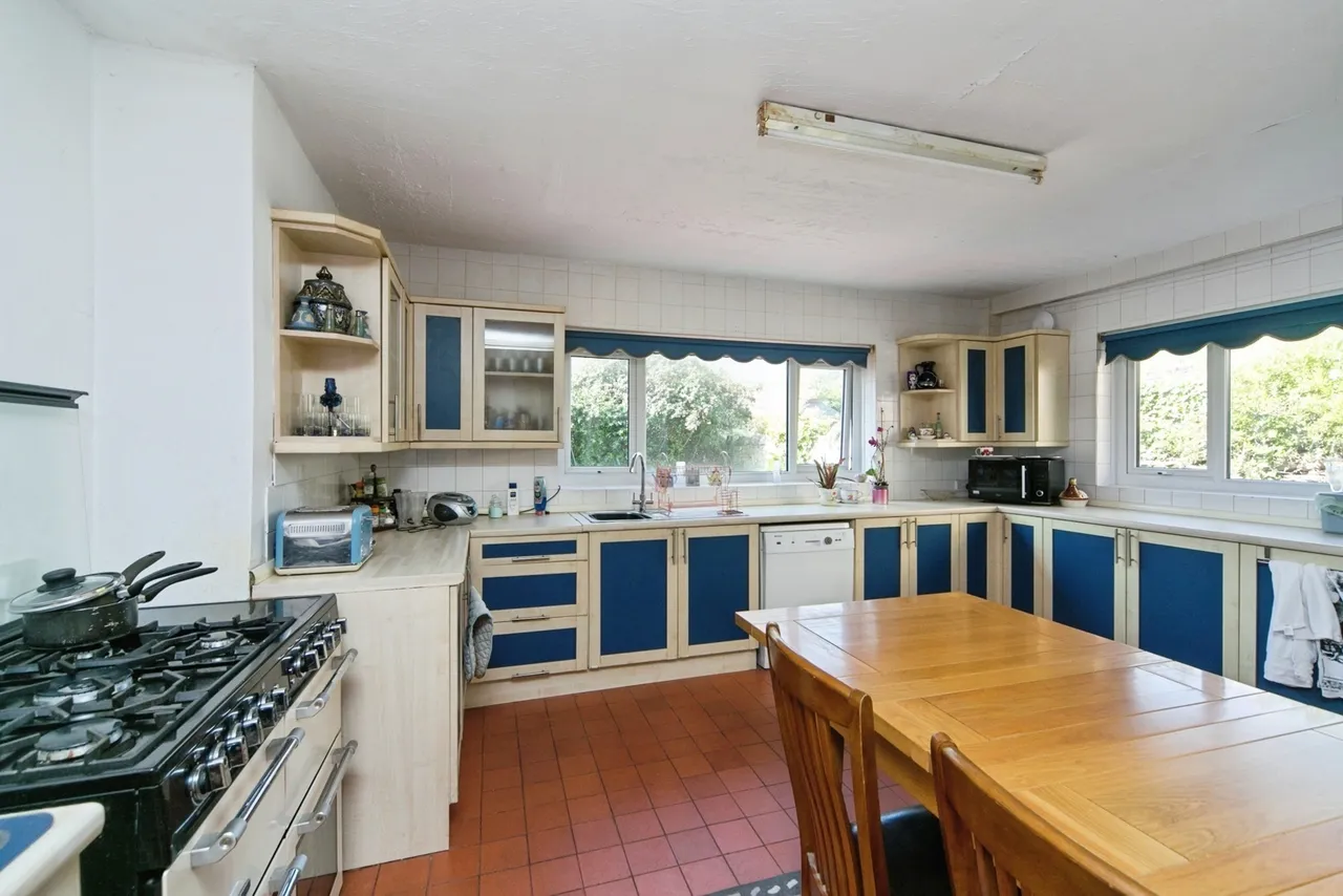 Greenfield Road, Colwyn Bay, LL29, photo 2