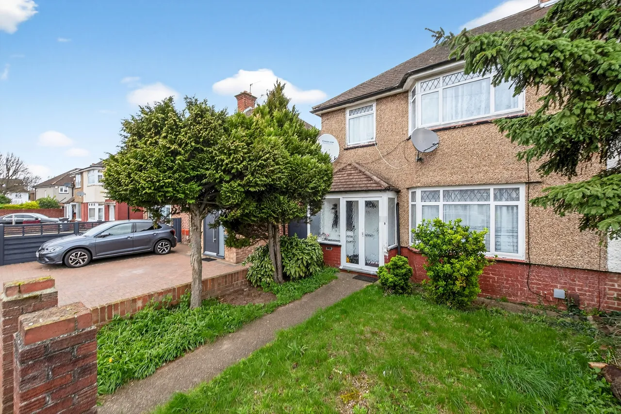 Orchard Avenue, Feltham, TW14, photo 19