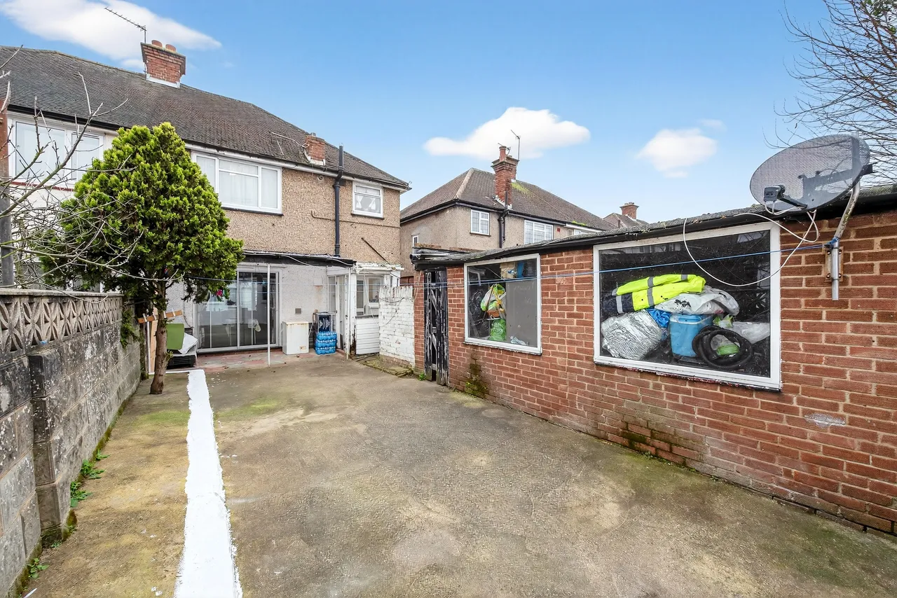 Orchard Avenue, Feltham, TW14, photo 20
