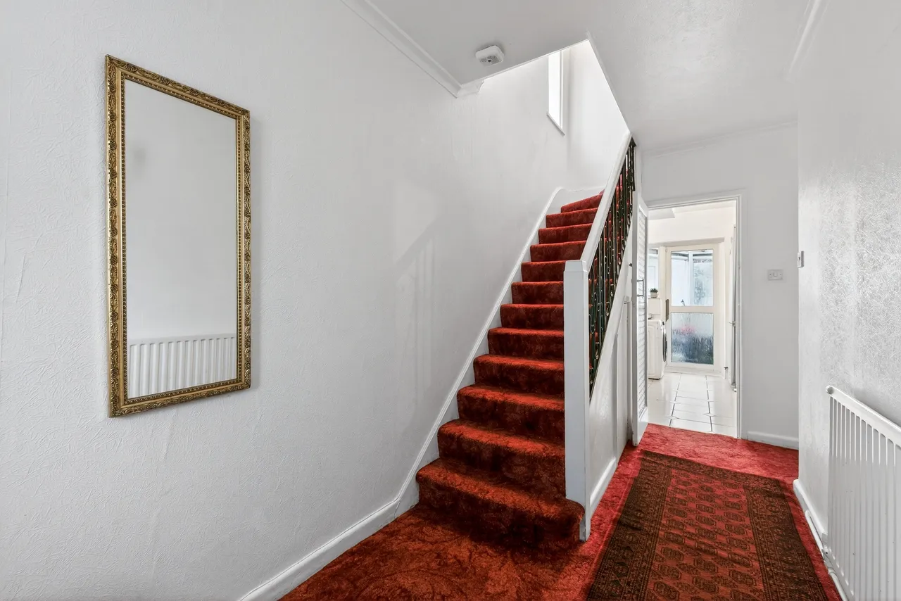 Orchard Avenue, Feltham, TW14, photo 14