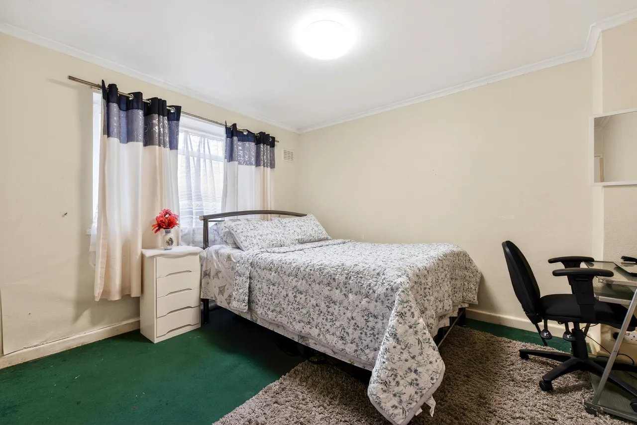 Orchard Avenue, Feltham, TW14, photo 15