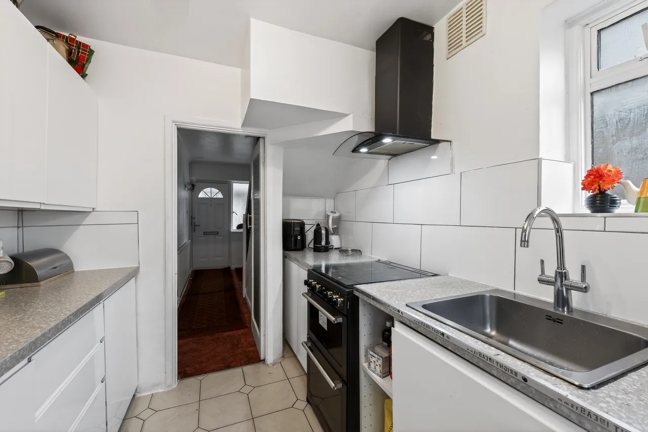 Orchard Avenue, Feltham, TW14, photo 7