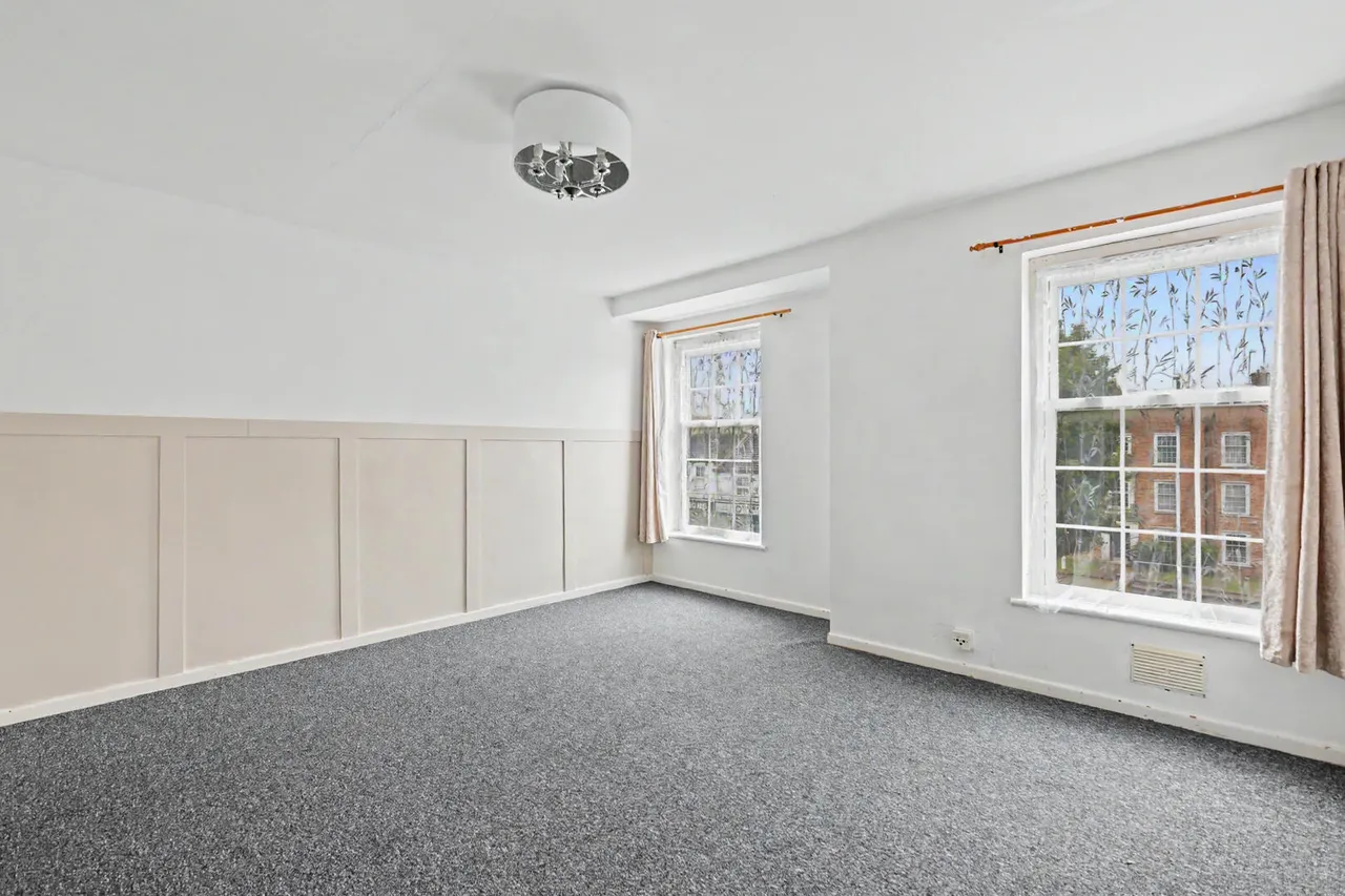Baker Street, Enfield, EN1, photo 3