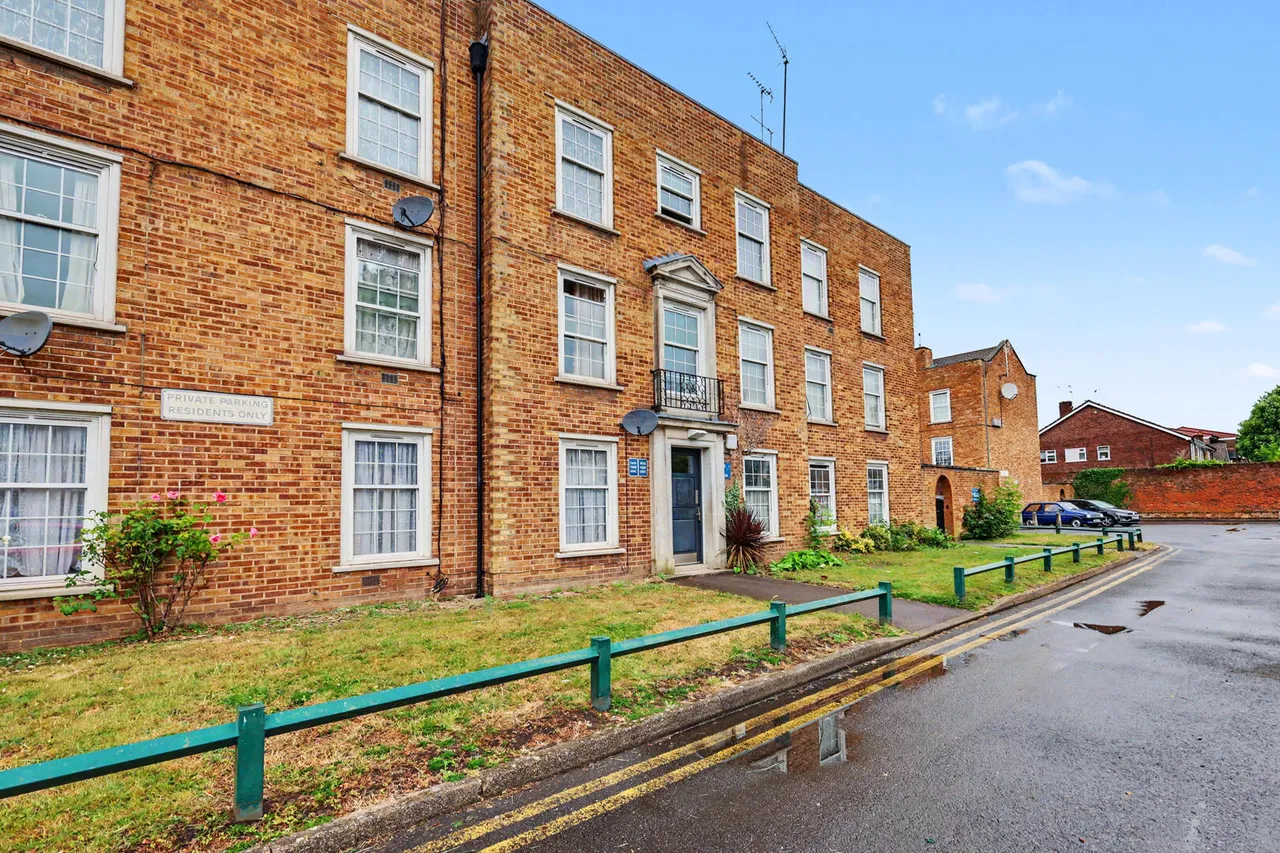 Baker Street, Enfield, EN1, photo 15