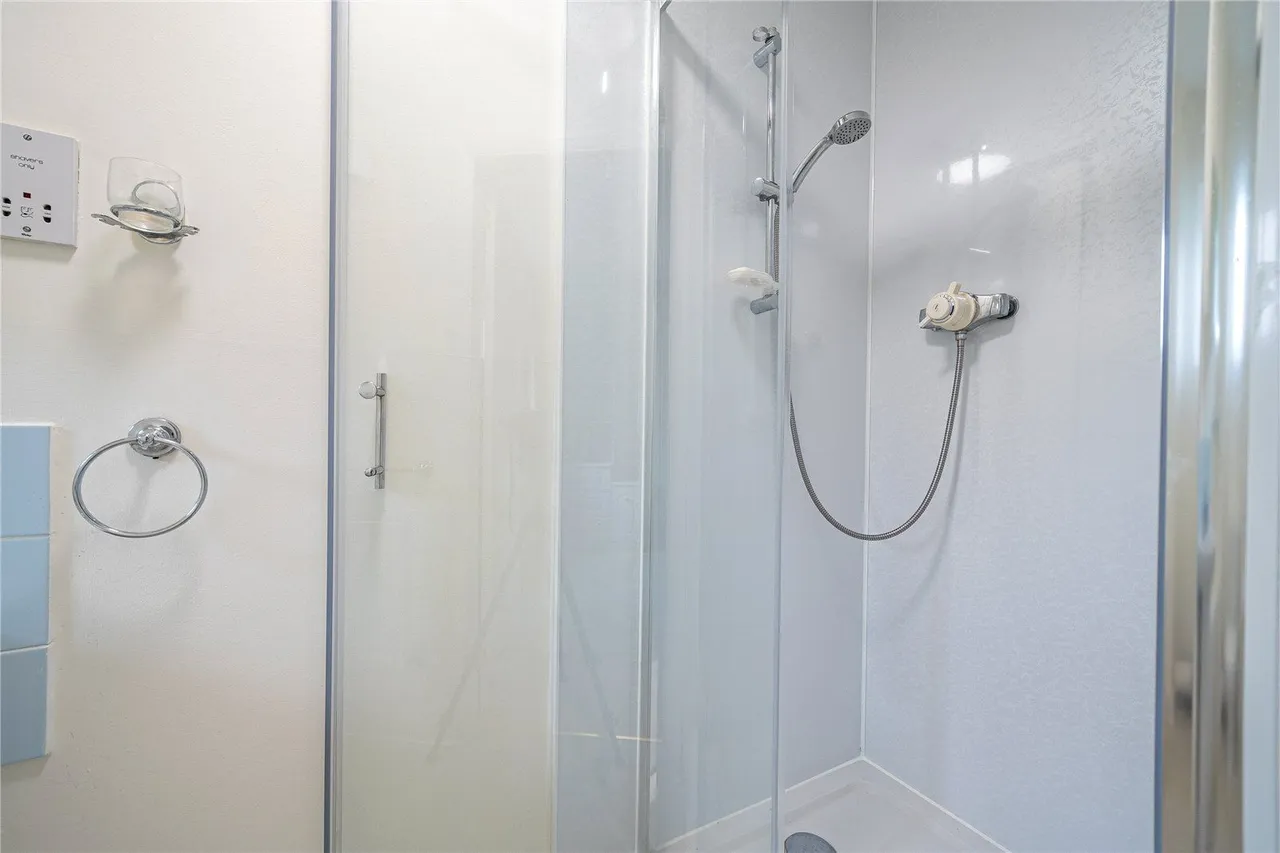 School Lane, Collingham, LS22, photo 6