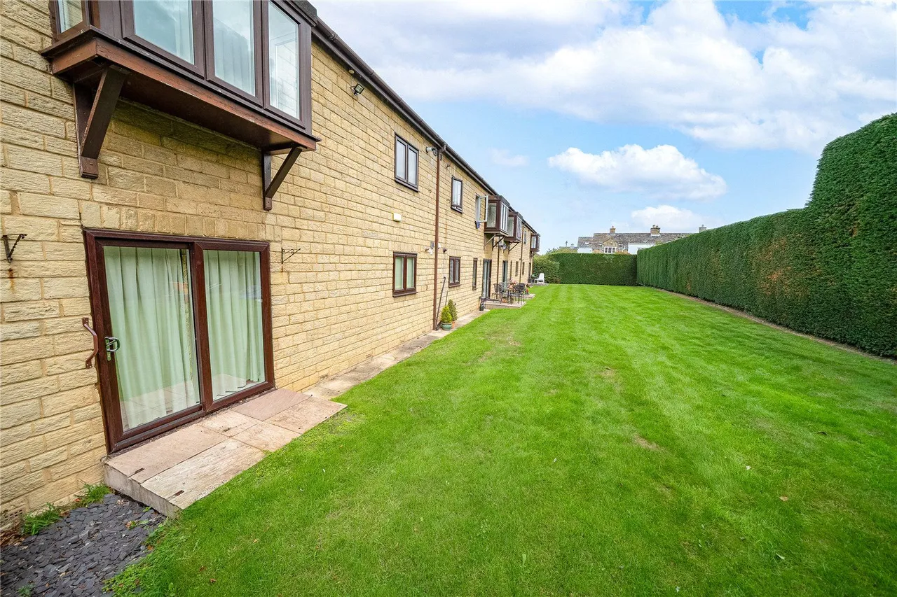 School Lane, Collingham, LS22, photo 12