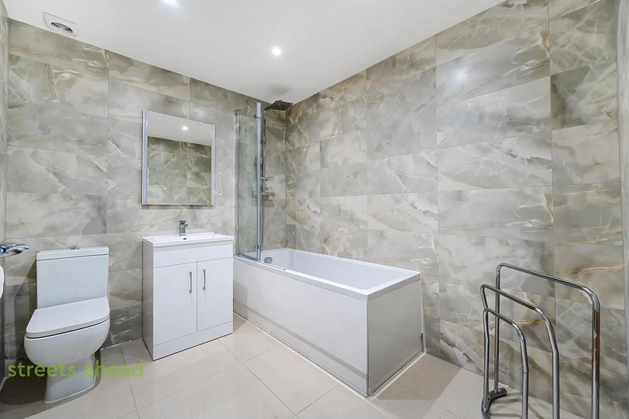 Addiscombe Road, Addiscombe, CR0, photo 20
