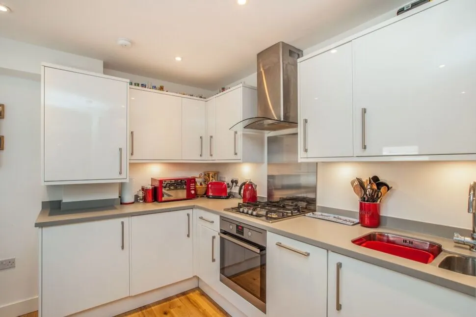 Windsor Court, Corner Hall, HP3, photo 6