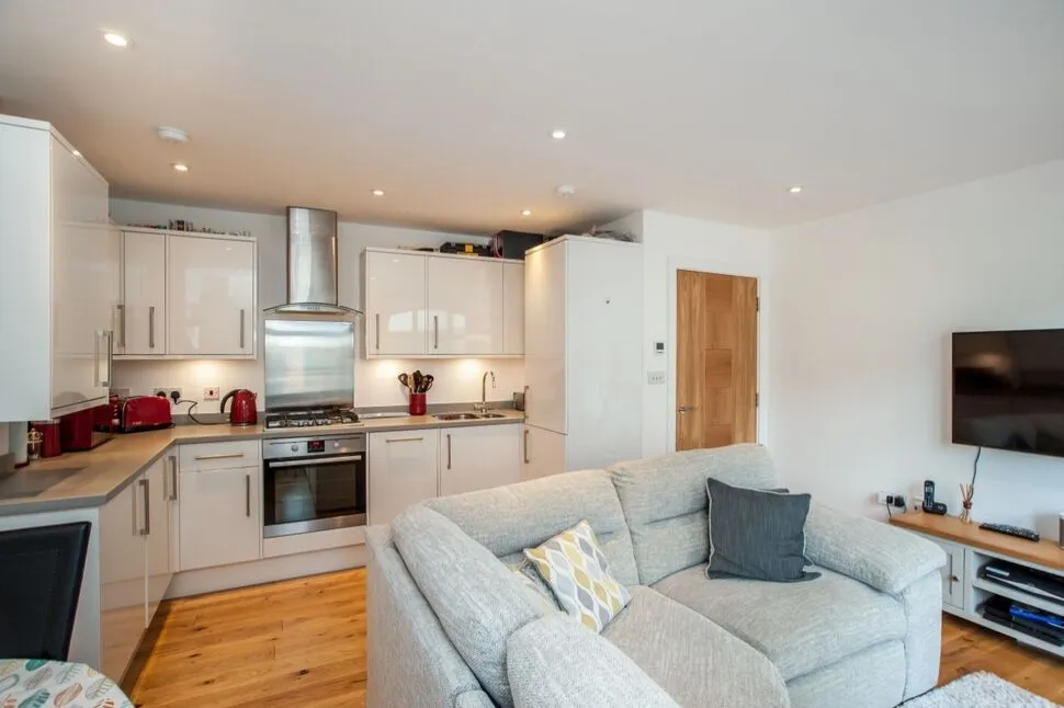 Windsor Court, Corner Hall, HP3, photo 2