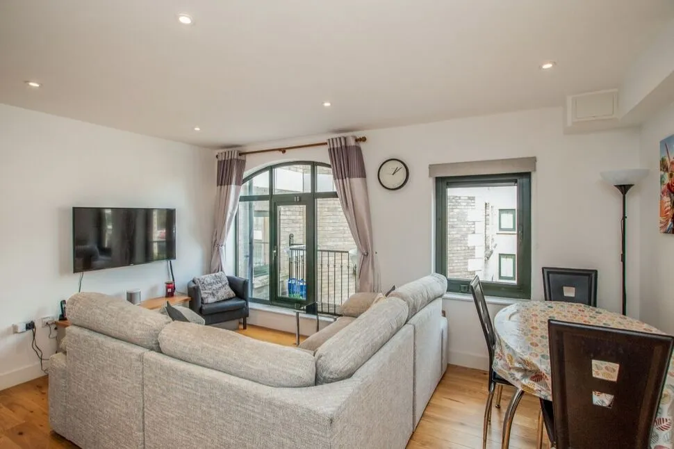 Windsor Court, Corner Hall, HP3, photo 3