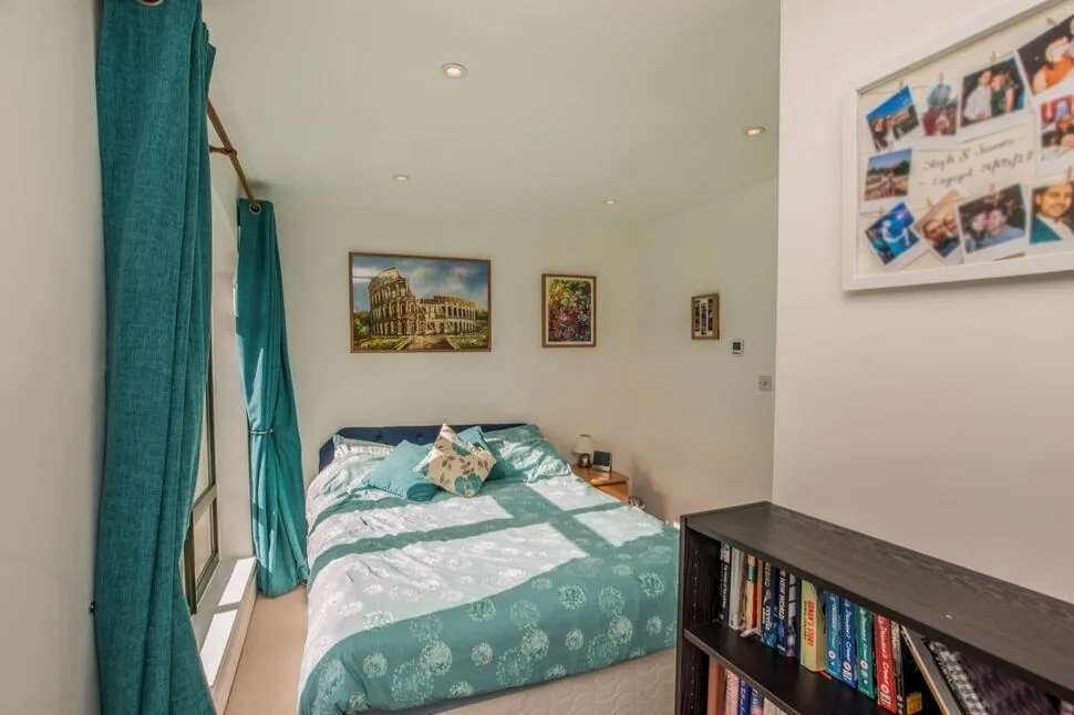 Windsor Court, Corner Hall, HP3, photo 9