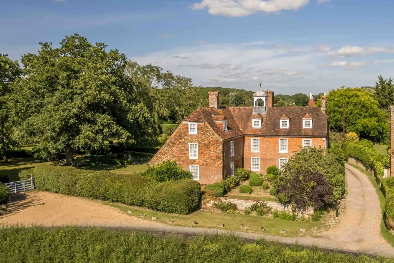 7 bed house for sale — Biddenden, Ashford, Kent, TN27 8JE