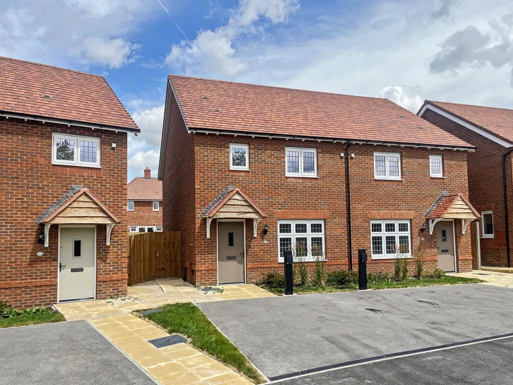 3 bed property for sale — 34 Tallow Lane, Watlington OX49 5LZ