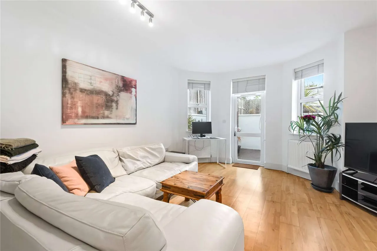 Bedford Hill, London, SW12, photo 2