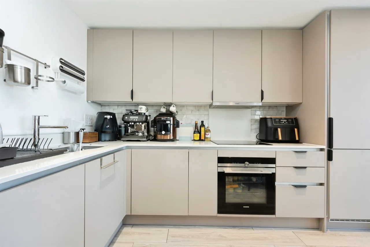 Epsom Road, Watford, WD18, photo 4