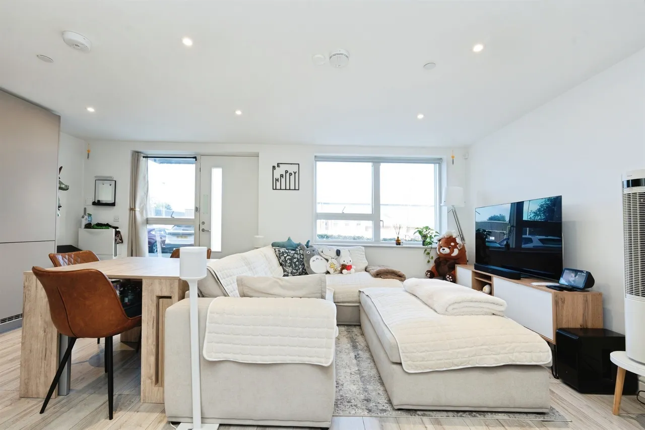 Epsom Road, Watford, WD18, photo 5