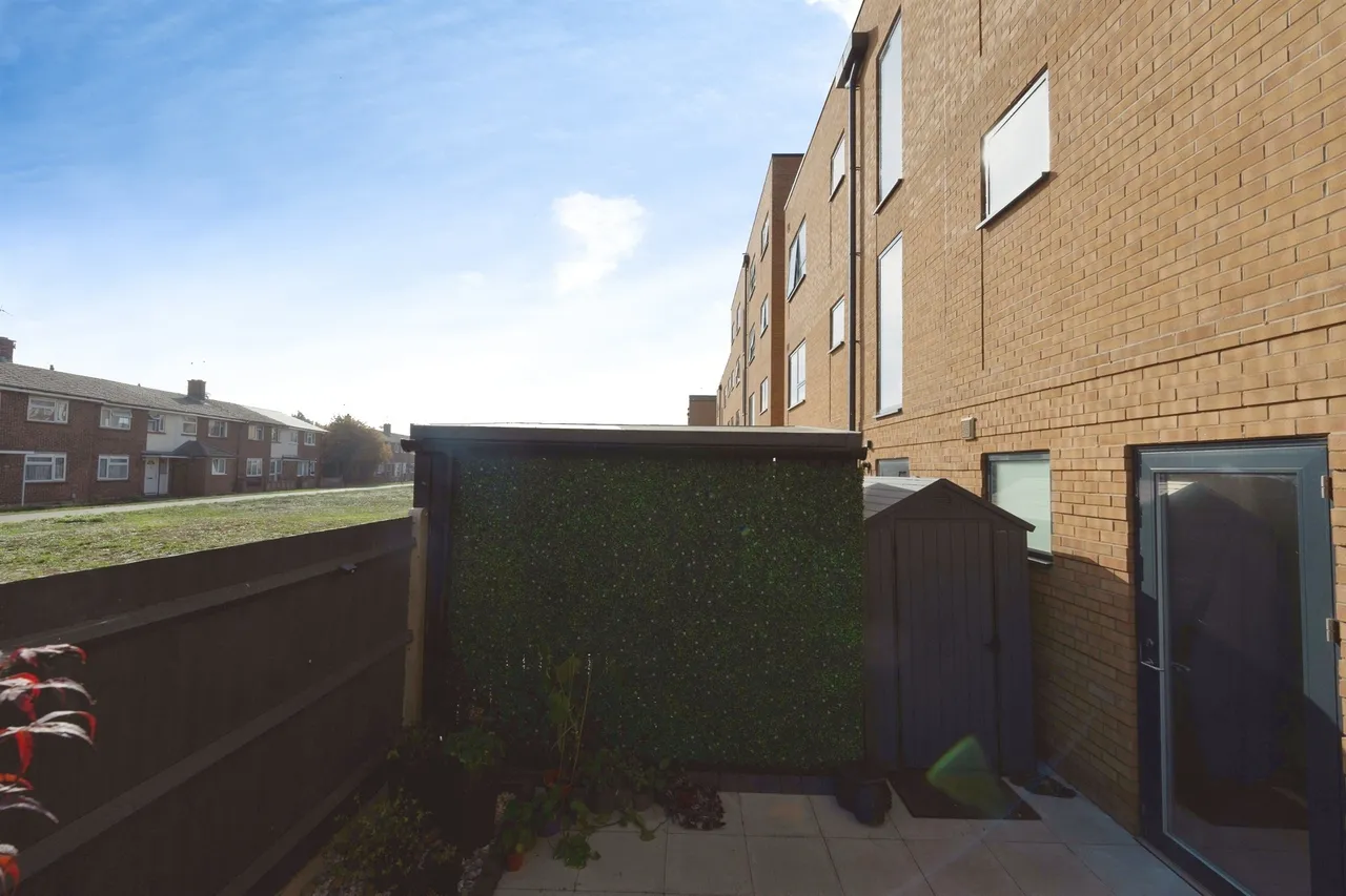 Epsom Road, Watford, WD18, photo 12