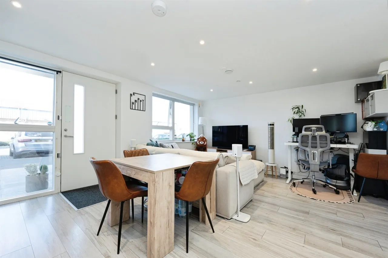 Epsom Road, Watford, WD18, photo 3