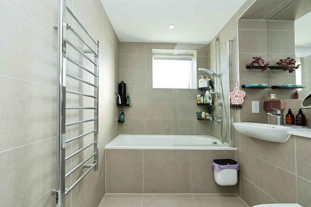 Epsom Road, Watford, WD18, photo 10