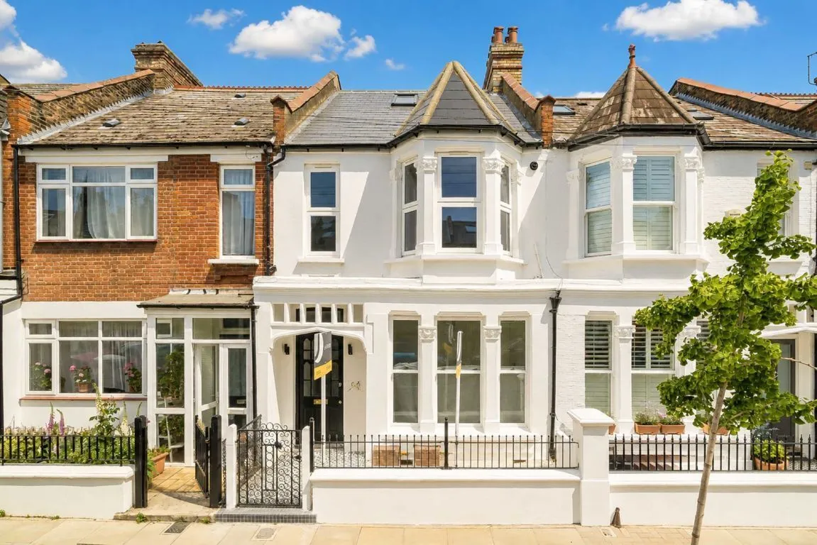 3 bed property for sale, Gosberton Road, SW12