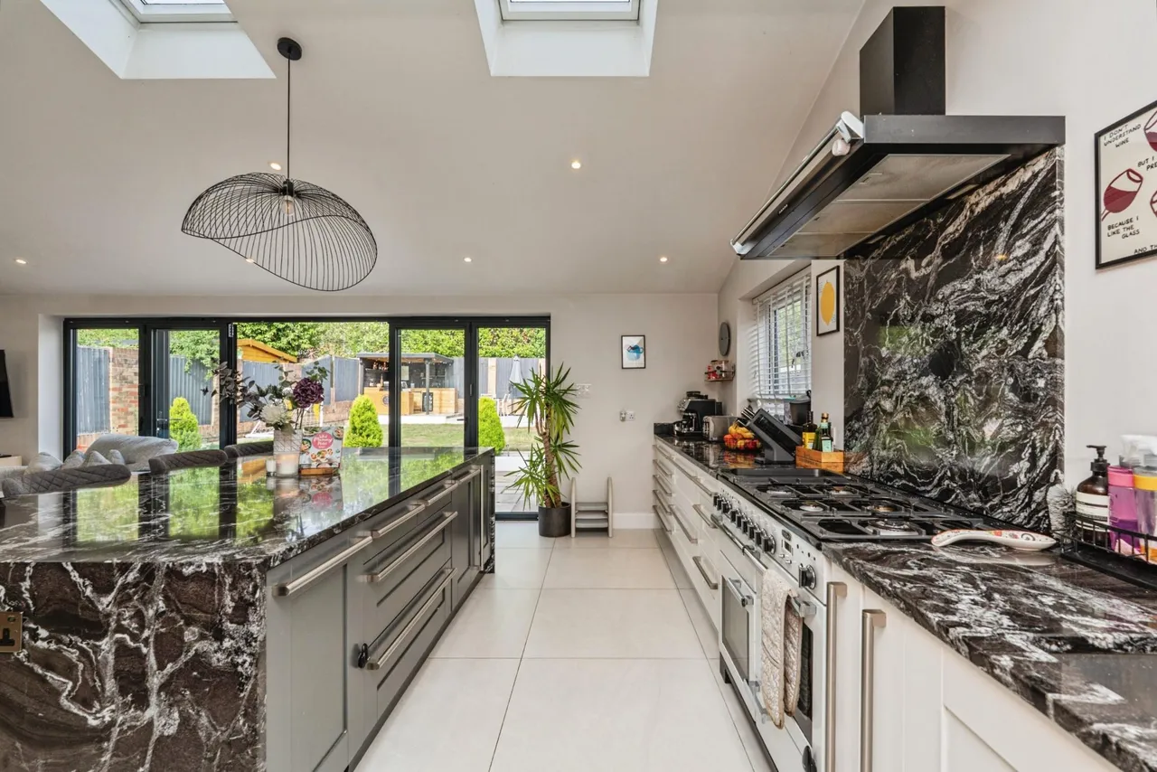 Franklands Drive, Addlestone, KT15, photo 6