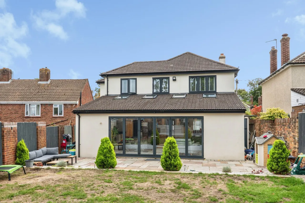 Franklands Drive, Addlestone, KT15, photo 27