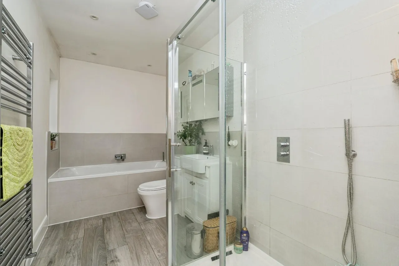 Franklands Drive, Addlestone, KT15, photo 20
