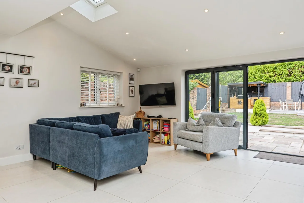 Franklands Drive, Addlestone, KT15, photo 7