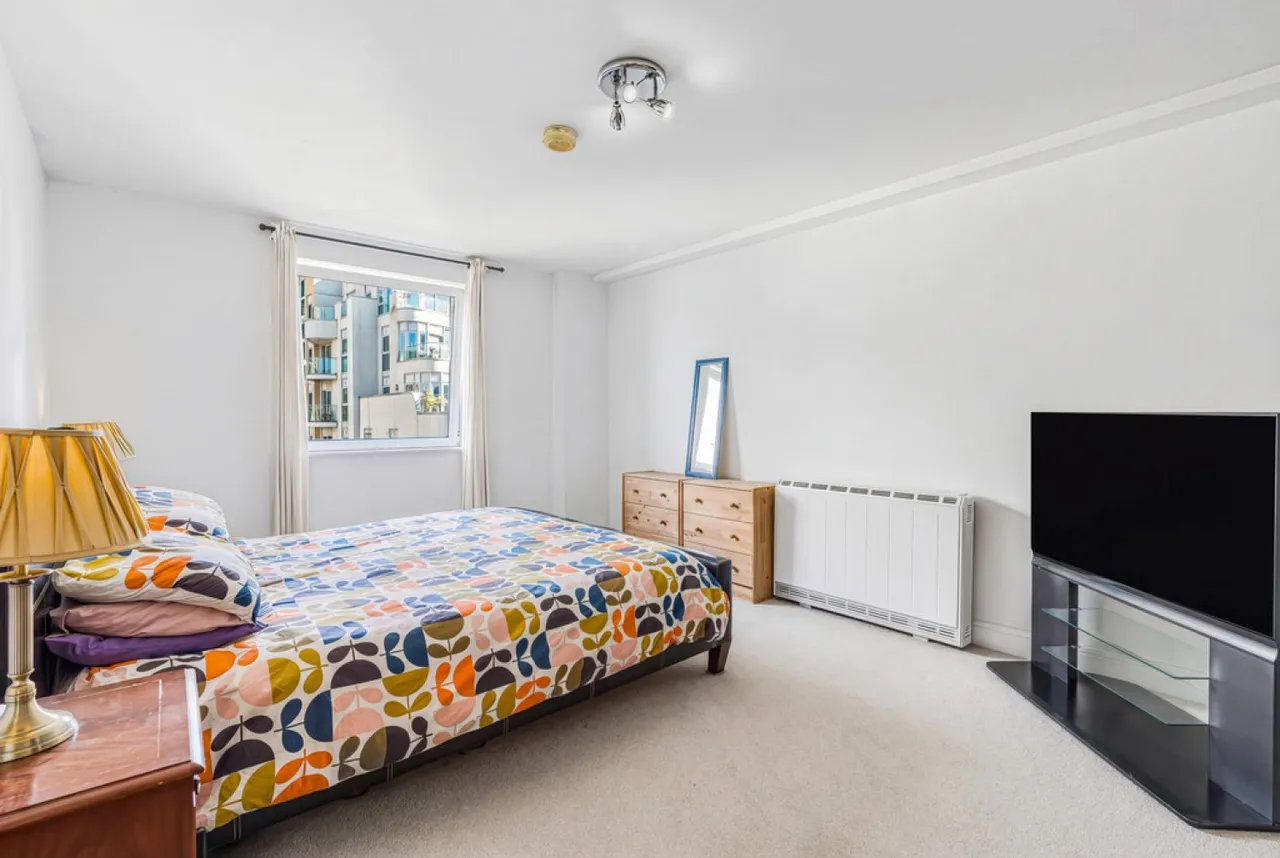 2 bed flat for sale — Prices Court, Cotton Row, Battersea