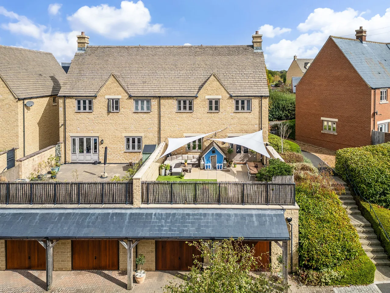 3 bed house for sale — Matthews Walk, Cirencester, GL7