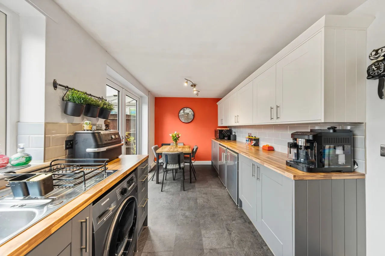 Berkshire Drive, Woolston, Warrington, Warrington, WA1 4HB, photo 4