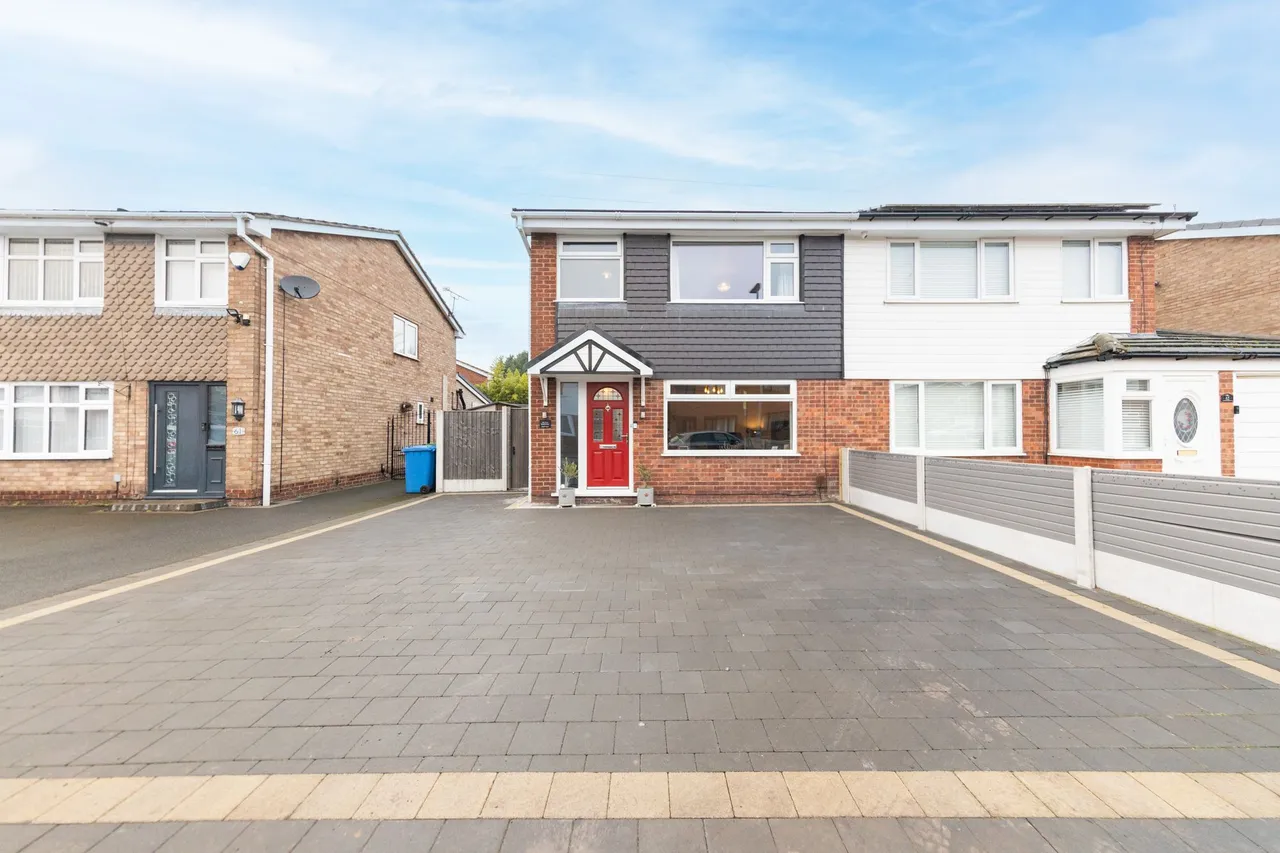3 bed house for sale — Berkshire Drive, Woolston, Warrington, Warrington, WA1 4HB