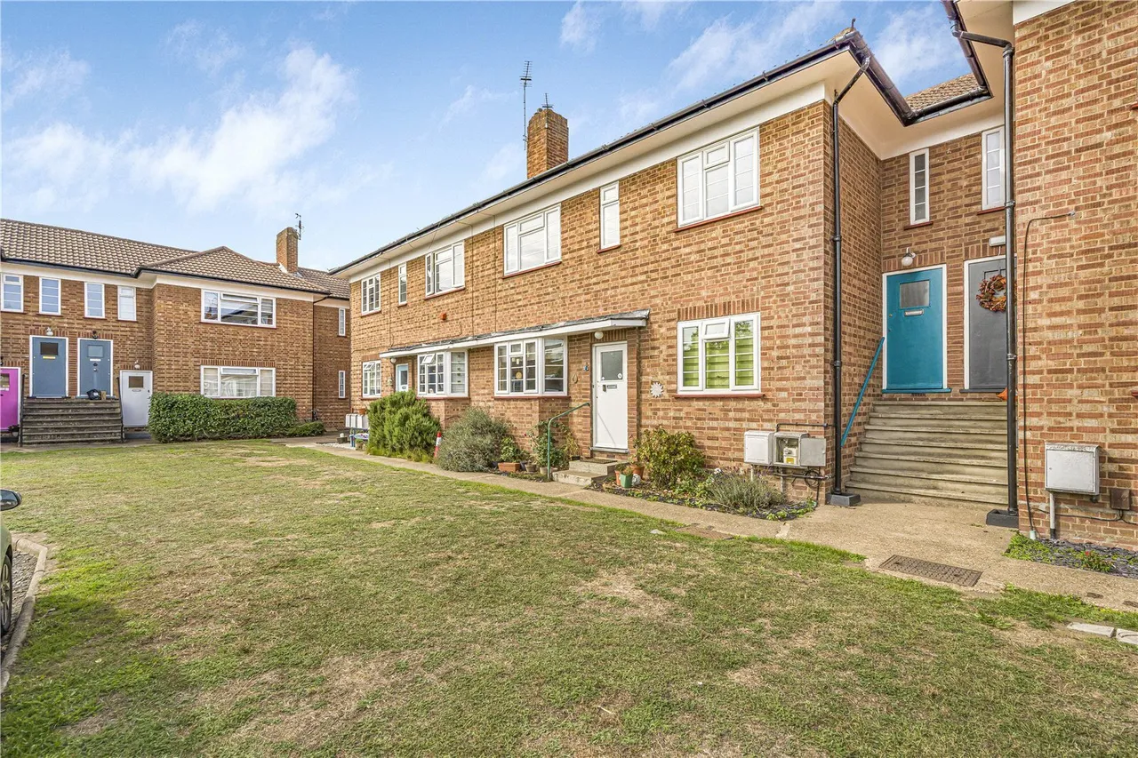 2 bed flat for sale, Cambridge Road, Teddington, TW11