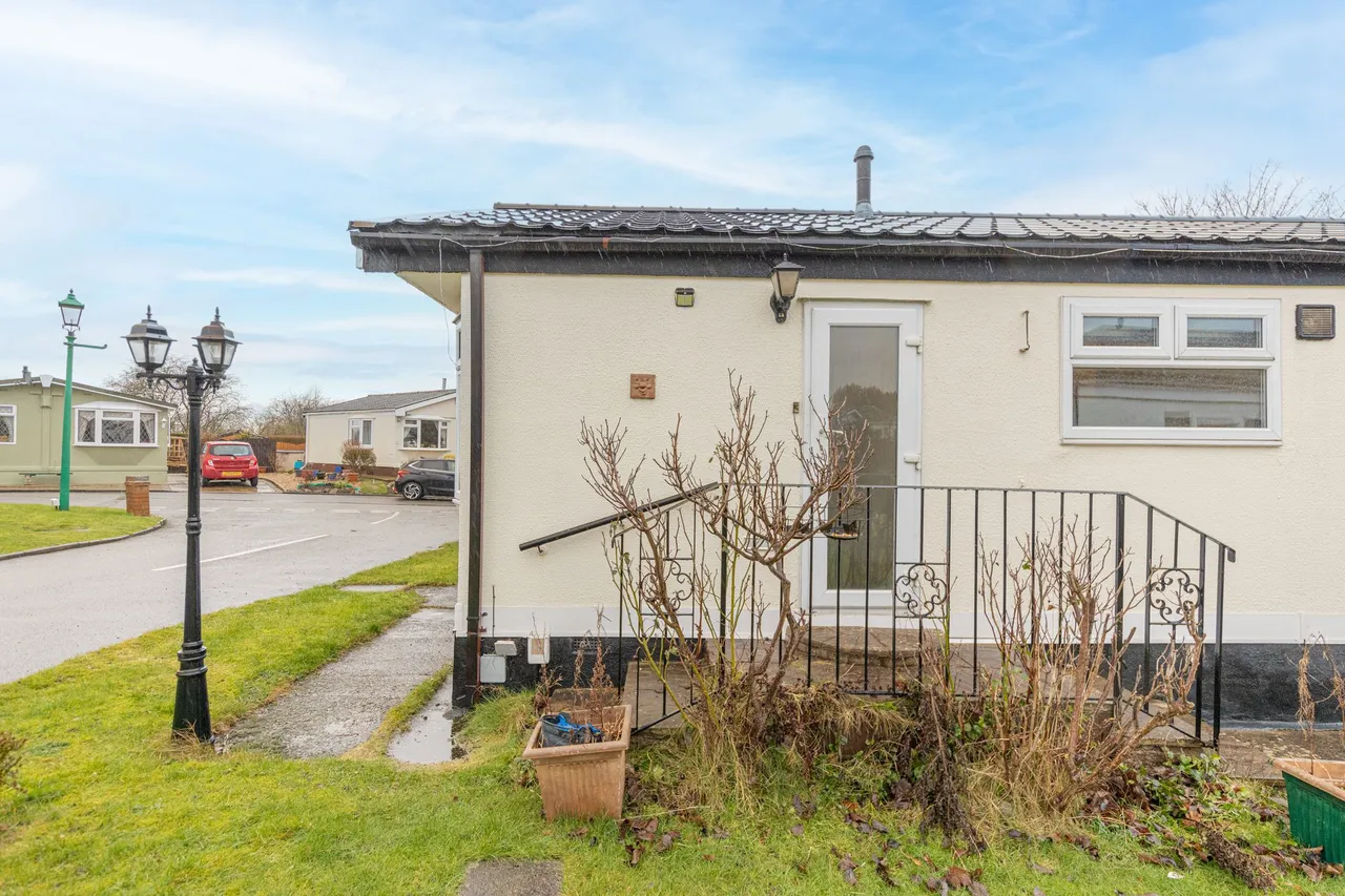 Conifer Grove Moss Lane, Moore, Warrington, Warrington, WA4 6FX, photo 14