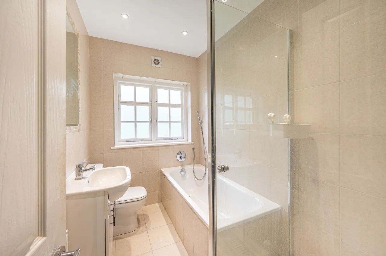 London, NW11, photo 8