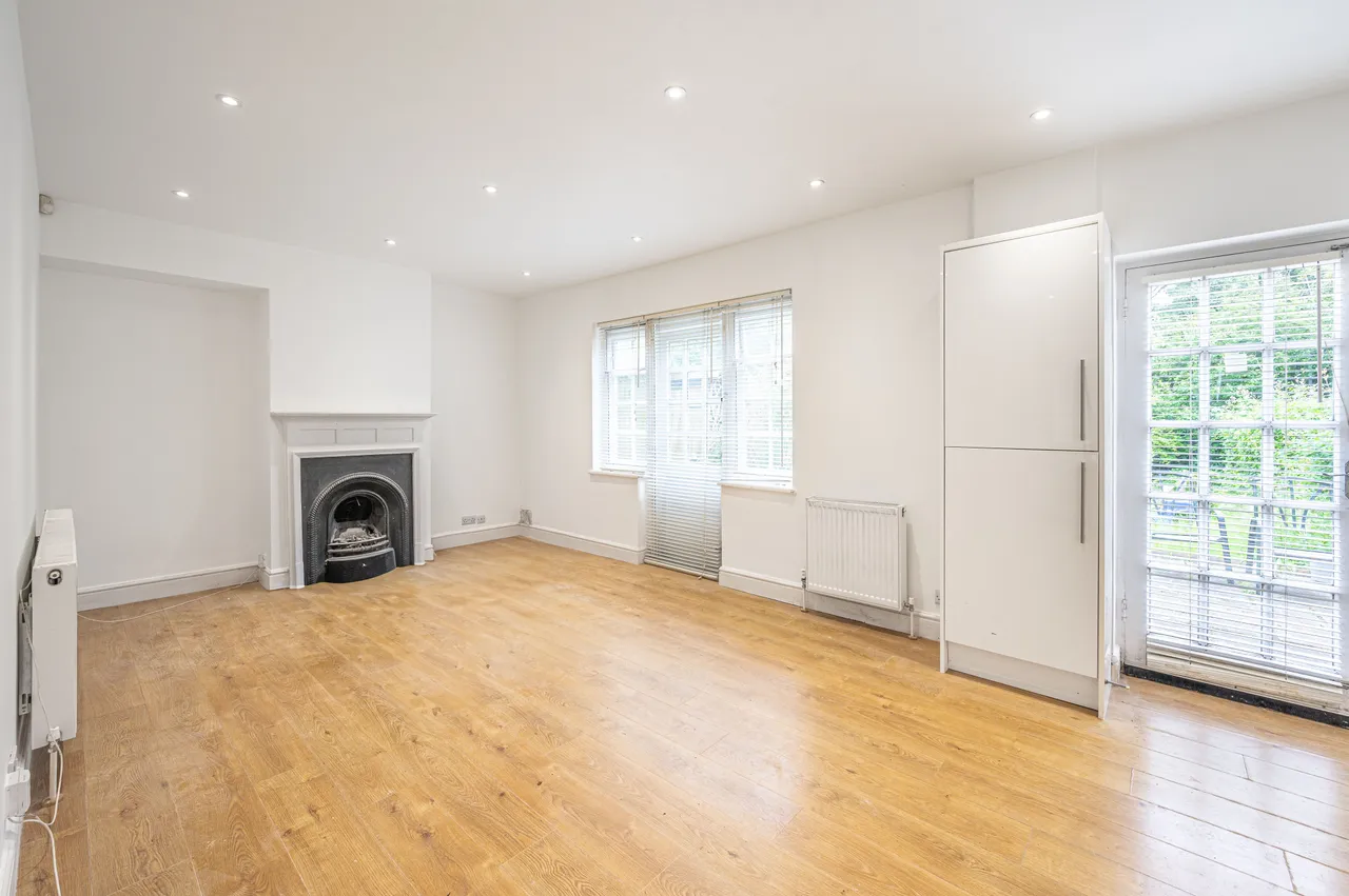 London, NW11, photo 2