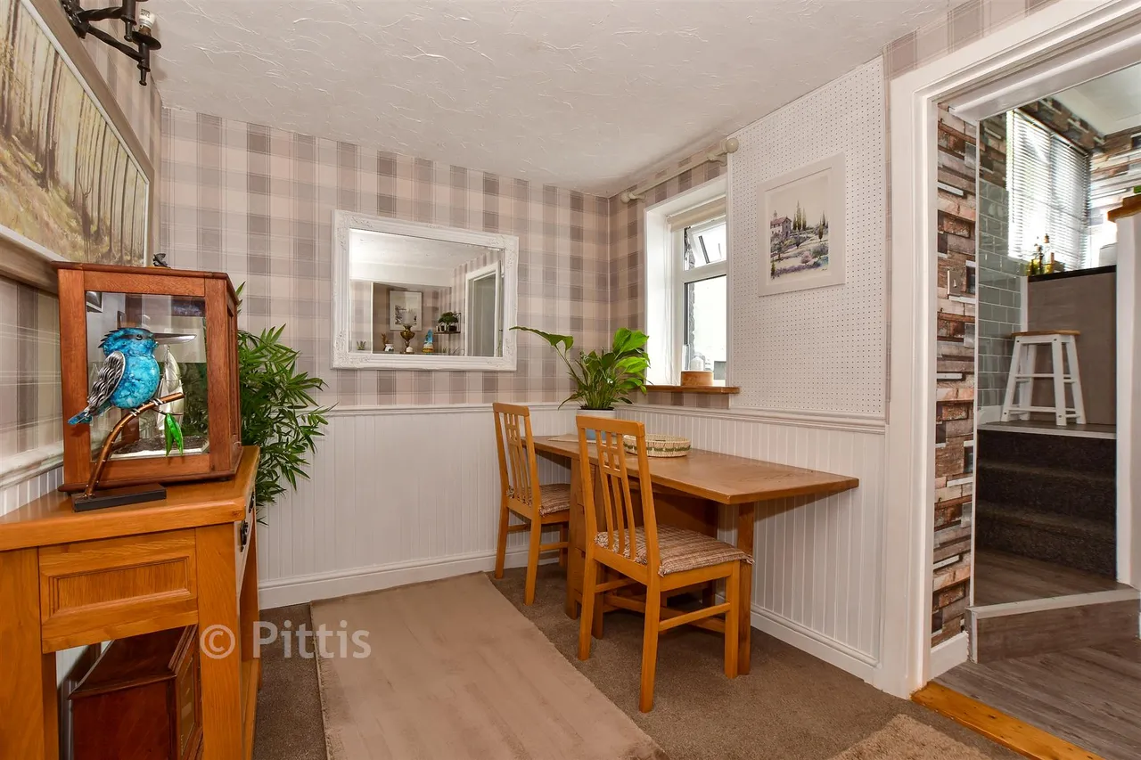 High Street, Brading, PO36, photo 5